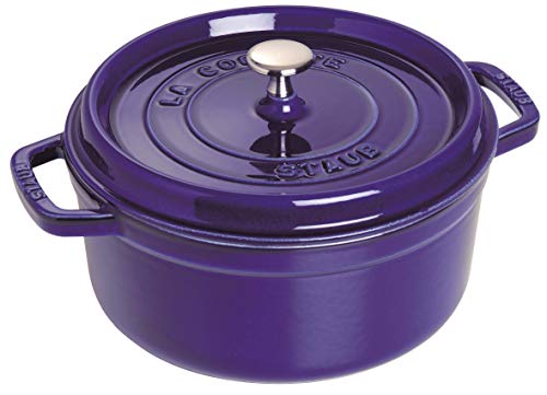 STAUB Gusseisen Bräter/Cocotte, Rund 24 cm, 3,8 L, Aromaregen Funktion für optimale Befeuchtung, Für alle Herdarten inkl. Induktion & Backofen, Dunkelblau von STAUB