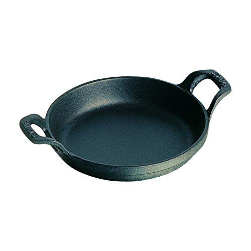 STAUB Ofenform/Servierplatte/Auflaufform, rund mit 2 Griffen, 12 cm, 0,25 L, Gusseisen, Für alle Herdarten inkl. Induktion & Backofen, stapelbar, Schwarz von STAUB