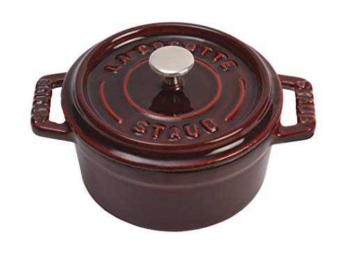 STAUB Mini Cocotte, rund mit Deckel 10 cm, 0,25 L, induktionsgeeignet, mit mattSchwarzer Emaillierung im Inneren des Topfes, für alle Herdarten inkl. Induktion & Backofen, Grenadine Rot von STAUB