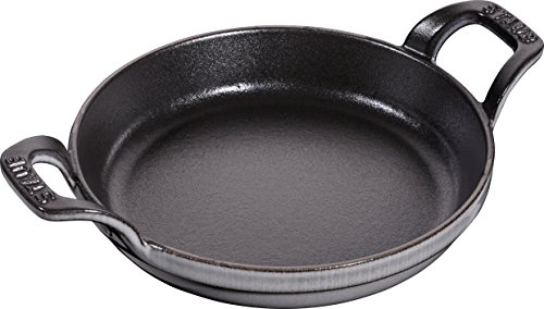 STAUB Auflaufform, rund mit 2 Griffen, 16 cm, 0,4 L, Gusseisen, für alle Herdarten, stapelbar, Graphitgrau von STAUB