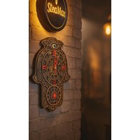 Exklusive Steampunk Hamsa Wanduhr, Einzelstück, Runde Uhr Amulett, Kabbalah Hand Von Fatima von SteaMax