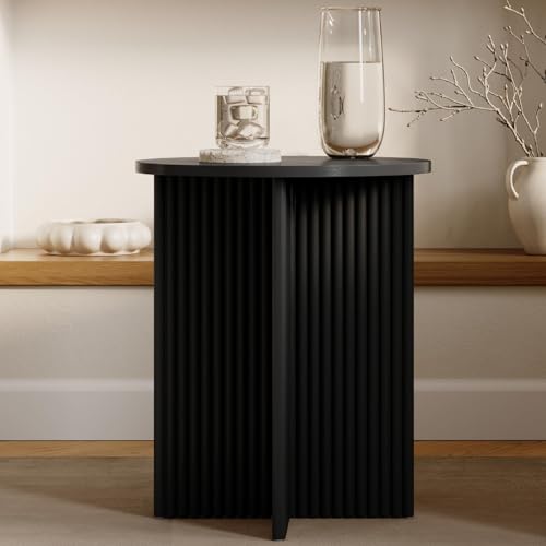 Stead Runder geriffelter Wohnzimmer-Beistelltisch – Getränke-Schreibtisch – moderne Wohn-, Schlafzimmer- und Wohnzimmermöbel – kleiner Beistelltisch mit X-Basis aus Massivholz und Holzfurnierplatte von Stead