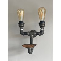 E27 Steam Punk Wandlampe Mit Regal Industrial Pfeife Vintage Rustikale Bürolampe von SteamPunkedDecor