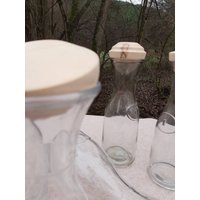 Wasserkaraffe | 1 Ltr. Aus Glas Mit Zirbenholzdeckel Wasserkaraffe | 1 Ltr. Aus Glas Mit Zirbenholzdeckel von SteebicherHolzmichel
