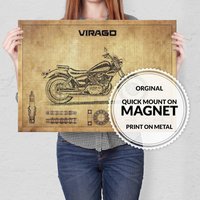 stahl Poster - Yamaha Motorrad Magnet Montiertes Vollmetall Fahrt Virago Fazer Händler Mt Krieger Yzf Xjr von SteelPosterCom