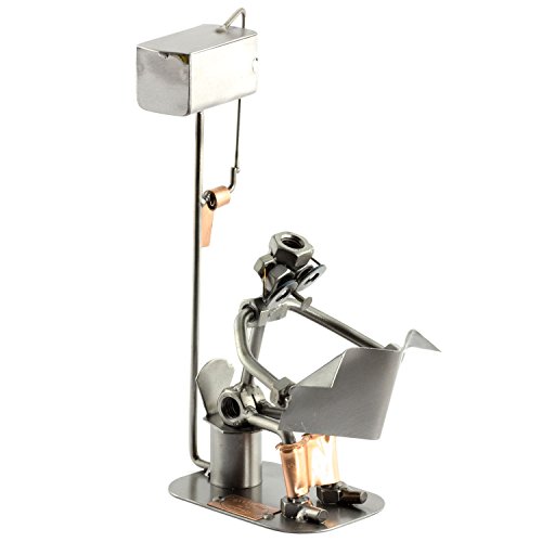 Steelman24 I Schraubenmännchen Klomann Mit Zeitung I Made in Germany I Handarbeit I Geschenkidee I Stahlfigur I Metallfigur I Metallmännchen von Steelman24