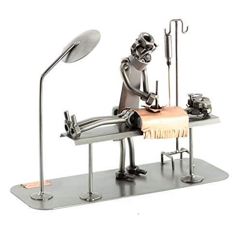 Steelman24 I Schraubenmännchen OP-Tisch I Made in Germany I Handarbeit I Geschenkidee I Stahlfigur I Metallfigur I Metallmännchen von Steelman24