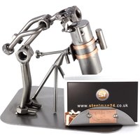 Schraubenmännchen Astronom Mit Reflektor Und Visitenkartenhalter - Original Steelman24 Metallskulptur Das Perfekte Geschenk von Steelman24DE