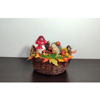 Handgemachte Tischdeko Herbst Mit Igel Und Lichterkette, Tischgesteck, Wohndekoration, Herbstgesteck, Herbsttablett, Geschenke, Fenster Deko von SteffisMalerei