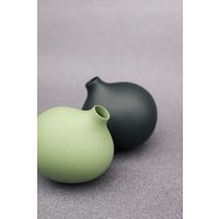 Design-Vase Porzellan/ Grüne Vase/ Weiße Vase Imo/ Blumenhalter Aus Porzellan/ Runde Formvase/ Osterdekoration/ Ostertischdeko Design-Vase Porzellan/ Grüne Vase/ Weiße Vase Imo/ Blumenhalter Aus Porzellan/ Runde Formvase/ Osterdekoration/ Ostertischdeko von Stehlikdesign