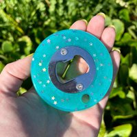Kleiner Türkis Glitzer Flaschenöffner, Barkeeper Geschenk von Stellarisx