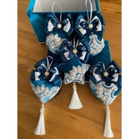Handgefertigte Luxus Samtkugeln Set von StellasCraftyCorner