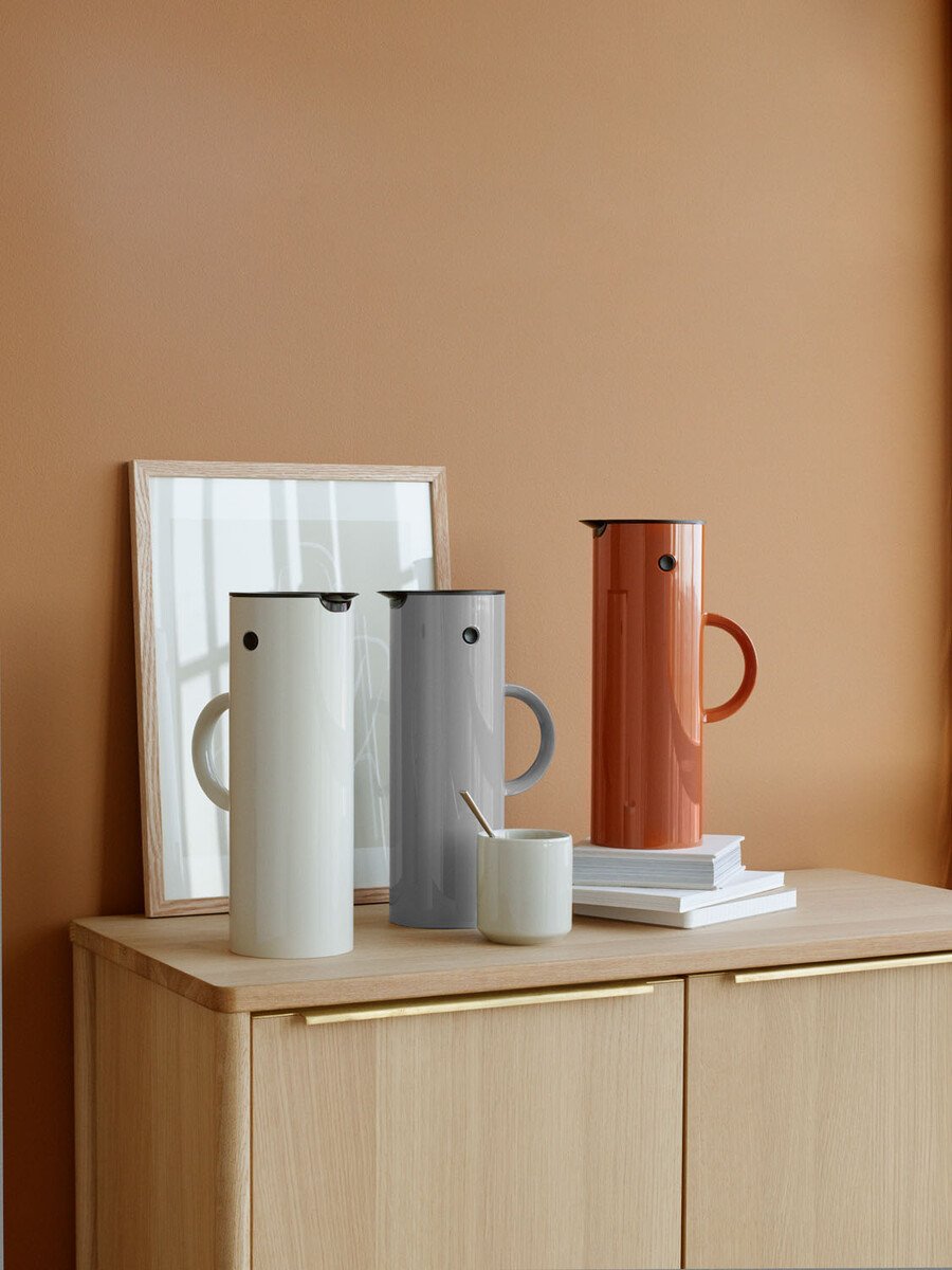 Stelton Isolierkanne 1,0 l EM77 Sand von Stelton