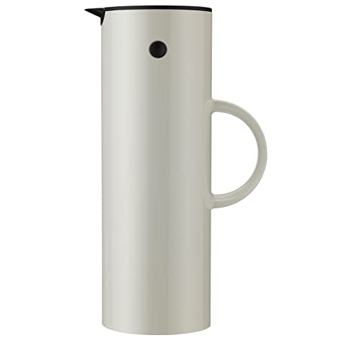 Stelton Isolierkanne EM77 - Doppelwandige Isolierkanne für heiße/kalte Getränke - Tee- & Kaffeekanne mit Glaseinsatz, Magnetverschluss, Schraubdeckel, Vintage-Design - 1 Liter, Sand von Stelton