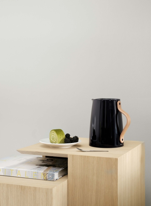 Stelton Tee-Isolierkanne Emma 1 Liter in Farbe black Stelton Tee-Isolierkanne Emma 1 Liter in Farbe black von Stelton