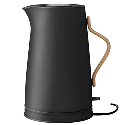 Stelton Wasserkocher Emma - Elektrischer Kocher - Kaffee- & Teekanne, skandinavisch - Filter, Trockenkoch-Sicherheitsschalter mit Abschaltung, Buchenholzgriff - 1,2 Liter, Mattschwarz, EU-Stecker von Stelton