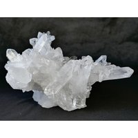 Große Bergkristallgruppe Der Güteklasse Aaa | Natürlicher Klarer Kristallquarz von StenaGems