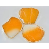 Orangen Calcit Untersetzer | Wird Einzeln Verkauft Gold Finish Kanten Aus Naturstein von StenaGems