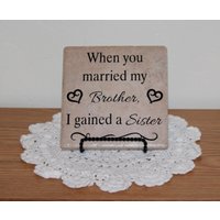 Wenn Sie Verheiratet Sind, Mein Bruder Tile - Schwester-In-Law-Geschenk Hochzeitsgeschenk Vinyl-Spruch Vinyl-Schild Dekorative Fliese Tile-Zeichen Wenn Sie Verheiratet Sind, Mein Bruder Tile - Schwester-In-Law-Geschenk Hochzeitsgeschenk Vinyl-Spruch Vinyl-Schild Dekorative Fliese Tile-Zeichen von StepOfFaithGifts