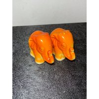 Vintage Elephant Salz Und Pfefferstreuer Mit Rüssel Diese Sind Aus Keramik in Der Farbe Orange Wurden Den 1970Er Jahren Hergestellt von StephsvintageCo