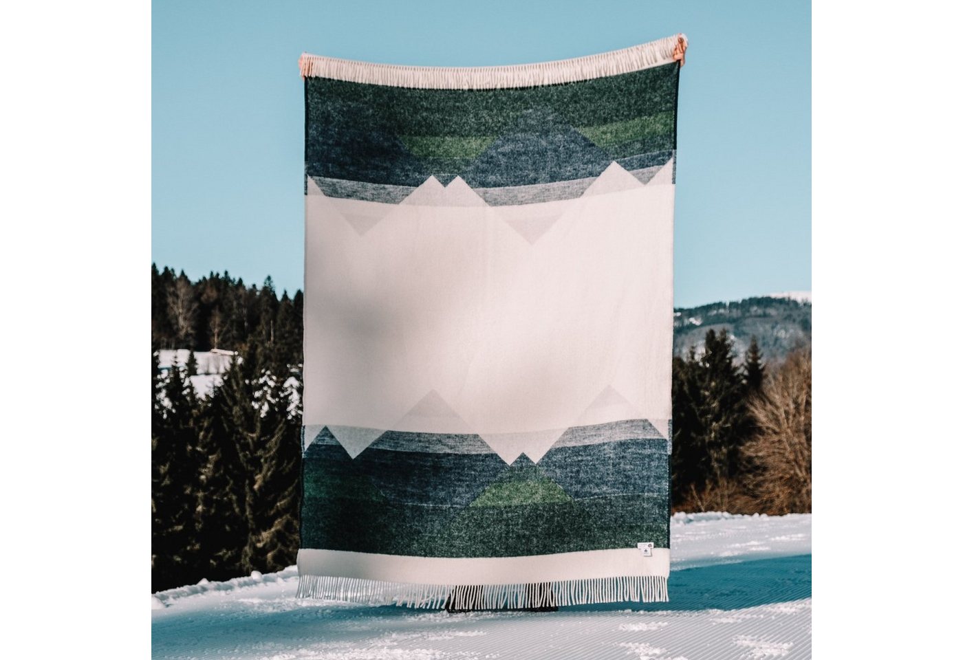 Outdoordecke ALASKA, Steppenwolle, Nachhaltige Kuscheldecke 130x200cm, Made in EU aus 100% Schurwolle von Steppenwolle