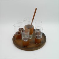 Martini Oder Limonade Set Mit Sechs Gläsern Und Einem Halb Liter Krug Holztablett Im Stile Der Werkstätte Auböck Wien Martini Oder Limonade Set Mit Sechs Gläsern Und Einem Halb Liter Krug Holztablett Im Stile Der Werkstätte Auböck Wien von StereogramVintage