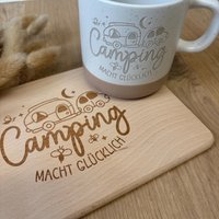 Tasse & Vesperbrett Im Set | Camping Macht Glücklich Keramiktasse Frühstücksbrett Geschenkidee von Sternelinchen