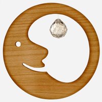 Fensterschmuck Lächelnder Mond Aus Kirschbaumholz Mit Regenbogenkristall von SternengasseShop