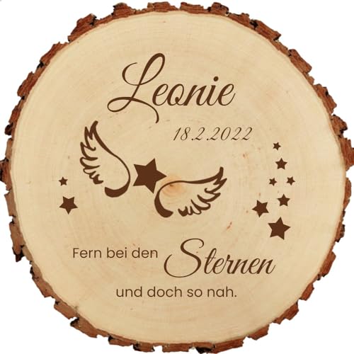 Baumscheibe 23cm mit Gravur (Namen, Datum) personalisierte Holz-Gedenktafel, Sternenkinder Grabschmuck, Trauer, Andenken an verstorbene Kinder, Grab-Dekoration, Engels-Flügel Sternen MotivTR1 von Sterngraf