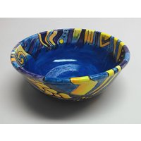 Handbemalte Keramikschale Mit Einem Durchmesser Von 8 "Und 3, 3" in Blau-, Gelb - Und Orangetönen von StevenMarkJohnson