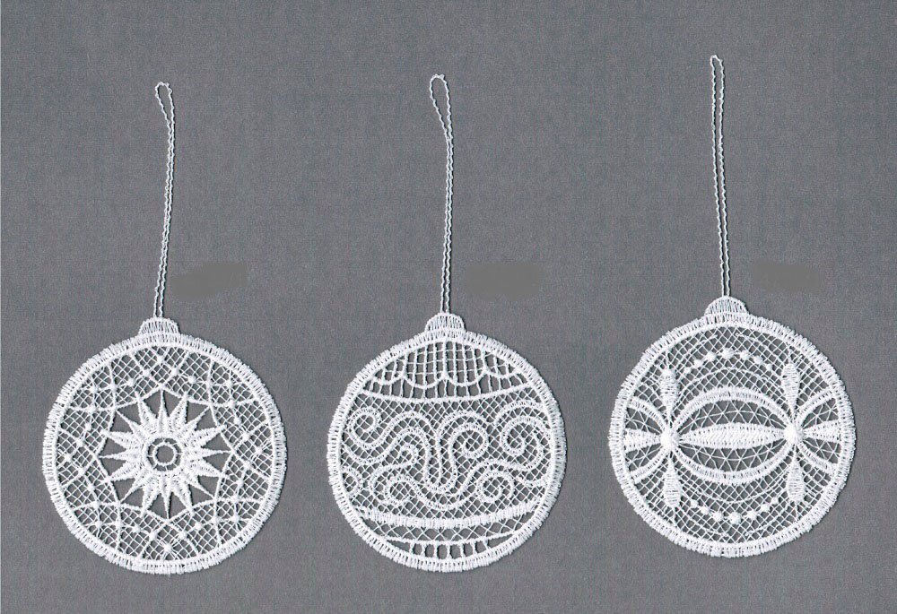 Stickereien Plauen Dekohänger Weihnachtskugeln (Set 6 Stück gemischt (je Motiv 2 Stück), Baumbehang Weihnachtskugeln", bestickt" von Stickereien Plauen