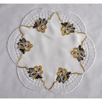 Stickereien Plauen Tischdecke "Glockenzauber" rund von Stickereien Plauen