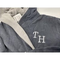Kapuzen Bademantel Saunamantel Morgenmantel Frottee Personalisiert Stickerei Name Egeria Cairo Damen & Herren Unisex Kapuzen Bademantel Saunamantel Morgenmantel Frottee Personalisiert Stickerei Name Egeria Cairo Damen & Herren Unisex von Stickereiparadies