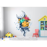 Astronaut Holding Planet Wandtatz | Aufkleber Kinderzimmer Home Decor 3727Er von StickersanddecalsArt