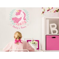 Einhorn Kranz Wandaufkleber, Schlafzimmer, Wanddeko Einhorn Kranz Wandaufkleber, Schlafzimmer, Wanddeko von Stickerscape
