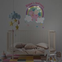 Personalisierte Fliegeneinhorn Und Regenbogen-Wand-Aufkleber, Einhorn-Wand-Aufkleber, Einhorn Zimmer Dekor, Regenbogen-Wand-Aufkleber Personalisierte Fliegeneinhorn Und Regenbogen-Wand-Aufkleber, Einhorn-Wand-Aufkleber, Einhorn Zimmer Dekor, Regenbogen-Wand-Aufkleber von Stickerscape