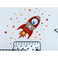 Rote Fliegende Rakete Wandaufkleber, Wandsticker, Weltraum Themen Kinderzimmer Rote Fliegende Rakete Wandaufkleber, Wandsticker, Weltraum Themen Kinderzimmer von Stickerscape