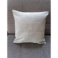 Kissenhülle in Gedanken Barfuß Am Meer Von Hand Bestickt von Stickmoment