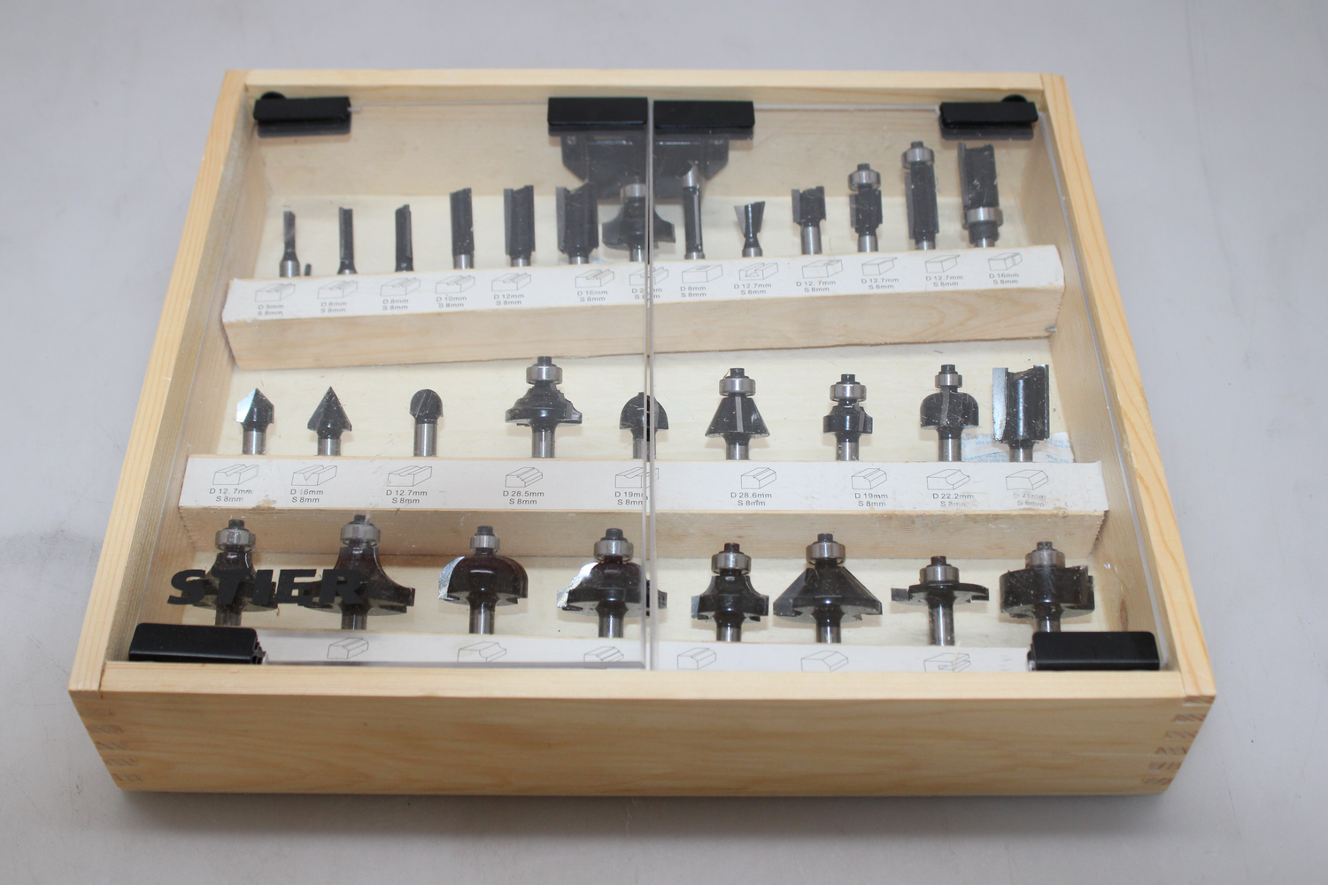 Stier Fräsersortiment Set Fräser 8 Mm 30 Teilig Vitrine Siehe Text/Foto B-Ware Stier Fräsersortiment Set Fräser 8 Mm 30 Teilig Vitrine Siehe Text/Foto B-Ware von Stier