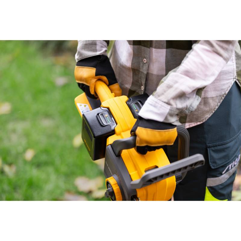 Stiga Akku-Kettensäge 'CS 300e' 1000 W 26,5 cm mit 2 x 4 Ah Akku von Stiga