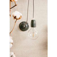 Komplettes Set - Retro Baldachin Mit Textilkabel Und Lampenfassung Aus Porzellan in Grau von Stiik