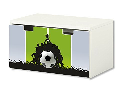 Stikkipix kompatibel für die Kinderzimmer Banktruhe STUVA von IKEA (90 x 50 cm) | Fußball Möbelfolie | BT46 | Möbelaufkleber mit Fußball-Motiv | Möbel Nicht Inklusive von Stikkipix