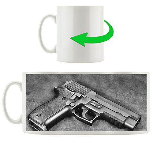 Monocrome, SIG SAUER Waffe, Motivtasse aus weißem Keramik 300ml, Tolle Geschenkidee zu jedem Anlass. Ihr neuer Lieblingsbecher für Kaffe, Tee und Heißgetränke von Stil.Zeit