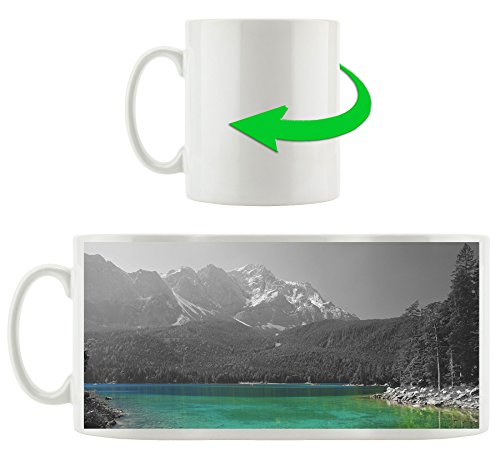 Stil.Zeit Eibsee vor der Zugspitze schwarz/weiß, Motivtasse aus weißem Keramik 300ml, Tolle Geschenkidee zu jedem Anlass. Ihr Neuer Lieblingsbecher für Kaffe, Tee und Heißgetränke. von Stil.Zeit