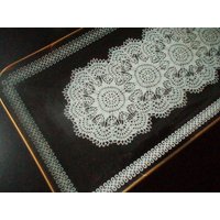 Vintage Tablett Aus Glas Mit Weißem Ornament Und Goldrand Den 1960Er Jahren von StilFeel
