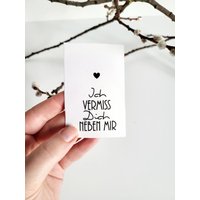 Aufkleber Für Grabkerze "Ich Vermiss Dich Neben Mir" Herz Grabschmuck Partner Sticker Grablicht Ehemann Ehefrau Friedhofkerze Modern Trauer Aufkleber Für Grabkerze "Ich Vermiss Dich Neben Mir" Herz Grabschmuck Partner Sticker Grablicht Ehemann Ehefrau Friedhofkerze Modern Trauer von StillerFuchs