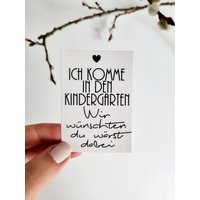 Aufkleber Grabkerze "Ich Komme in Den Kindergarten Wir Wünschten Du Wärst Dabei" Grabschmuck Verstorbe Großeltern Sticker Grablicht Friedhof Aufkleber Grabkerze "Ich Komme in Den Kindergarten Wir Wünschten Du Wärst Dabei" Grabschmuck Verstorbe Großeltern Sticker Grablicht Friedhof von StillerFuchs