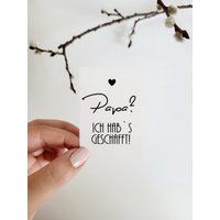 Aufkleber Grabkerze "Papa? Ich Habs Geschafft" Grabschmuck Abschluss Verkünden Sticker Grablicht Friedhof Modern Tod Eltern Papi Vater Aufkleber Grabkerze "Papa? Ich Habs Geschafft" Grabschmuck Abschluss Verkünden Sticker Grablicht Friedhof Modern Tod Eltern Papi Vater von StillerFuchs