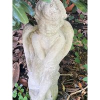 Verkauf Antike Gartenstatue Alte Zement Verwitterte Engelstatue Betender Engel von StinkyTinkysTreasure