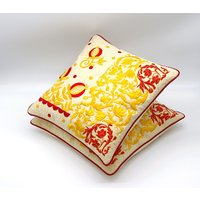 Granatapfelkerne Goldene Stickerei - Quilt Deko-Kissen Trapunto- Kissenhülle 39 X cm von StitchMaryArt